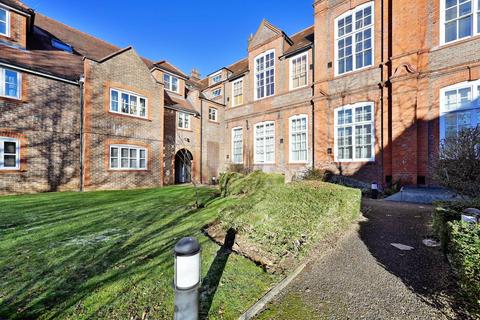 3 bedroom flat for sale, Collage Yard, Watford, WD24