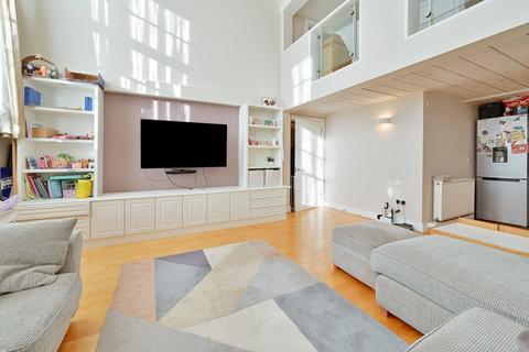3 bedroom flat for sale, Collage Yard, Watford, WD24