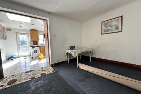 6 bedroom terraced house for sale, Montrose Road, Harrow