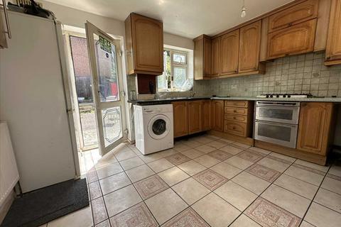 6 bedroom terraced house for sale, Montrose Road, Harrow