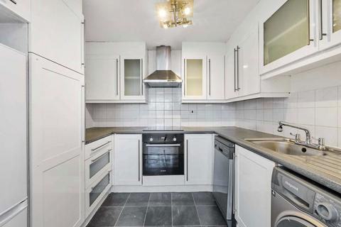 2 bedroom flat to rent, Rossetti Road, London SE16
