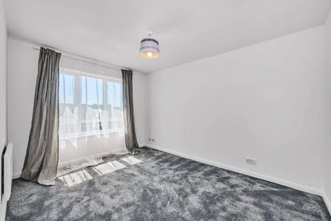 2 bedroom flat to rent, Rossetti Road, London SE16