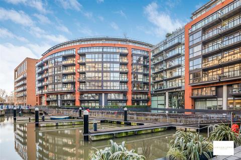 2 bedroom flat to rent, 21 Hepworth Court30 Gatliff RoadLondon