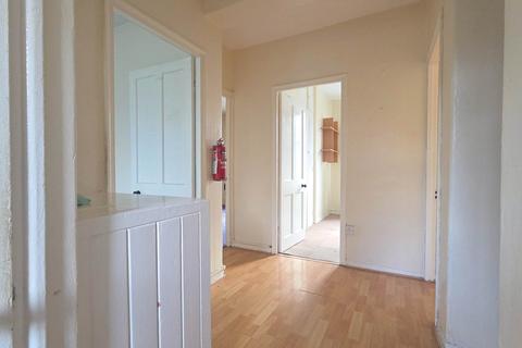 4 bedroom flat for sale, Prusom Street, London, E1W 3RF