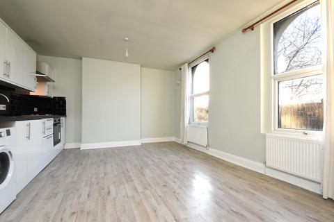 1 bedroom flat to rent, Norwood Road London SE27