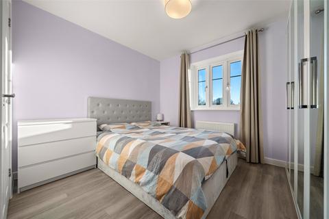 2 bedroom apartment to rent, Beechey Place, Berkshire RG40