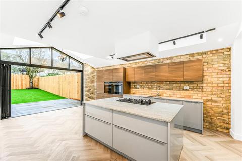 undefined, Hillcrest Road, London
