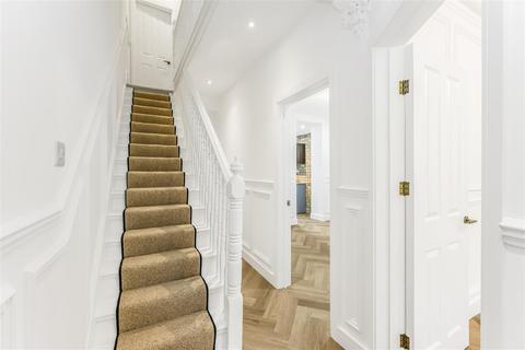 undefined, Hillcrest Road, London