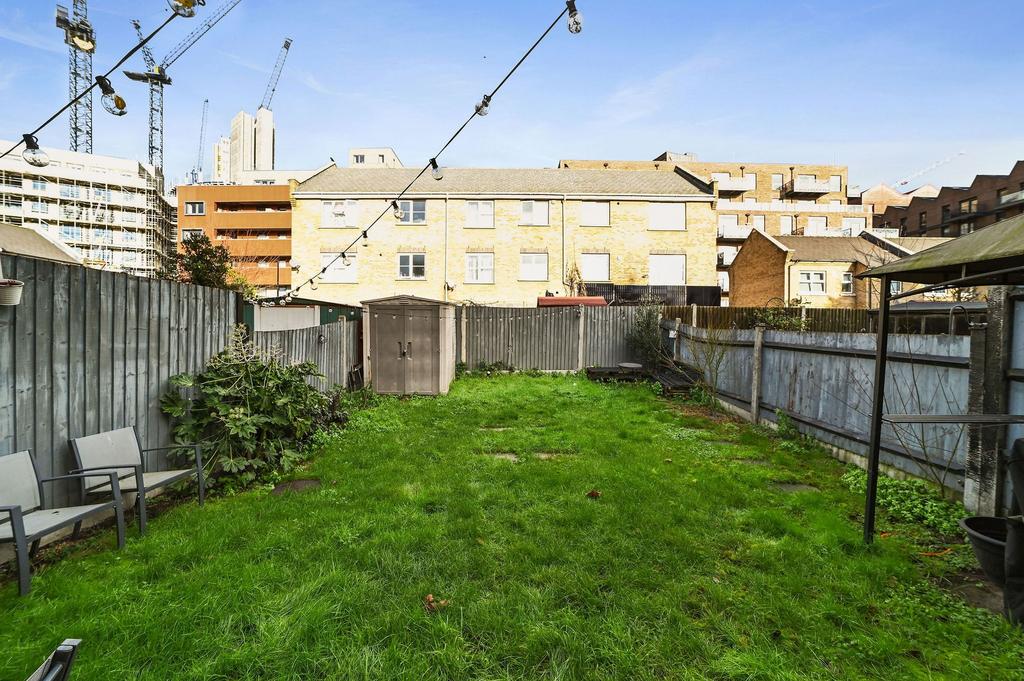 Abbott Road E14