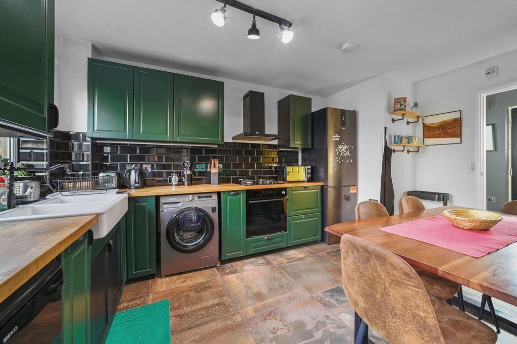Abbott Road E14