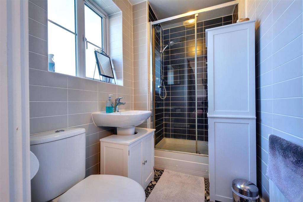 Ensuite 2.jpeg