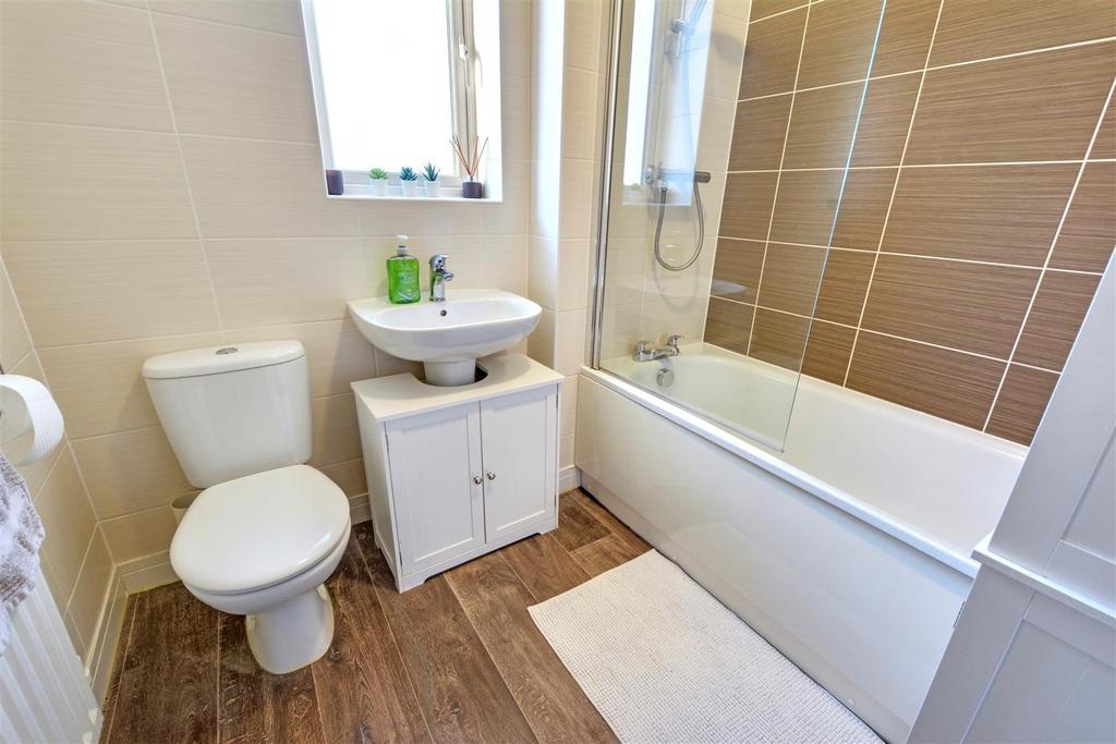 Bathroom 1.jpeg
