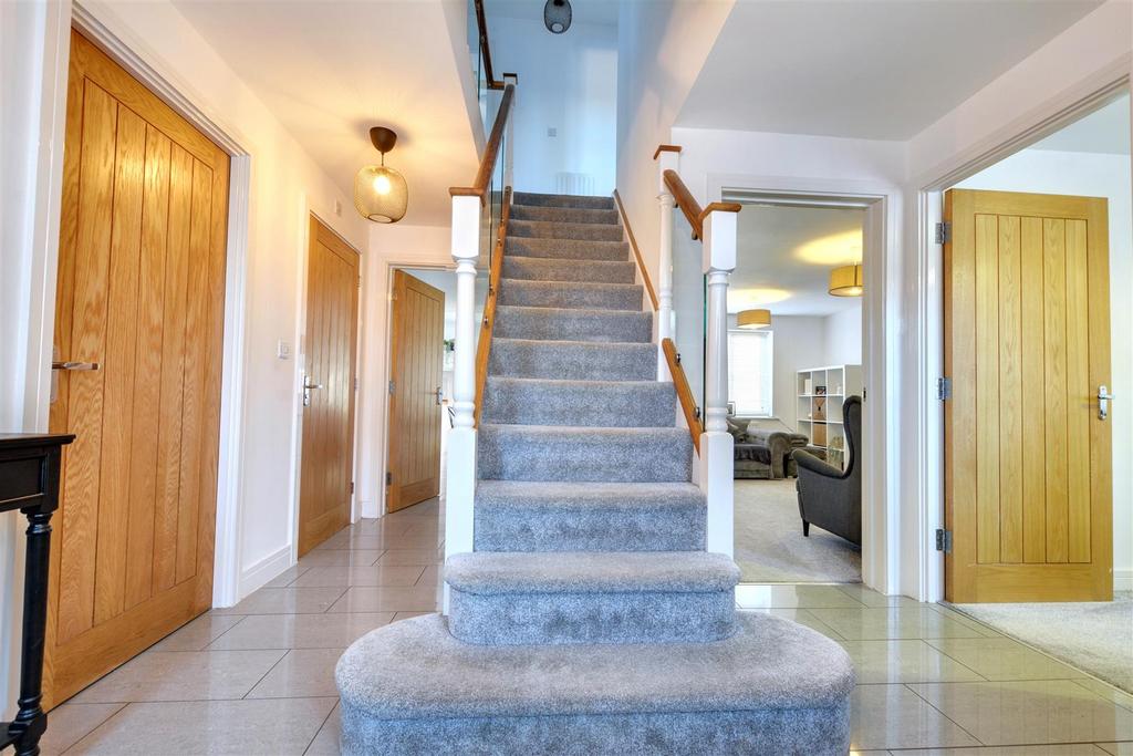 Entrance Hall 2.jpeg
