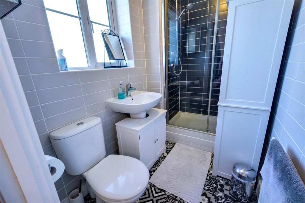 Ensuite 1.jpeg