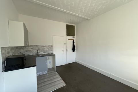 Studio to rent, Room 3, 119  Lincoln Road, Peterborough, Cambridgeshire