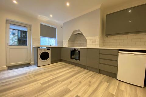 Studio to rent, Grosvenor Road
