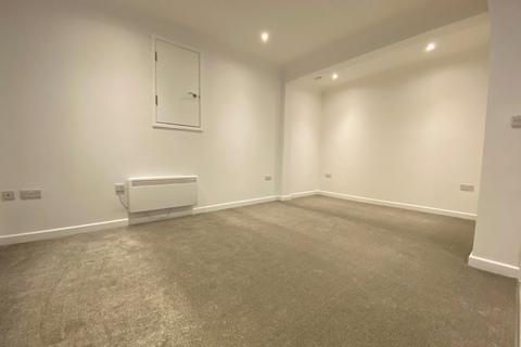 Studio to rent, Grosvenor Road