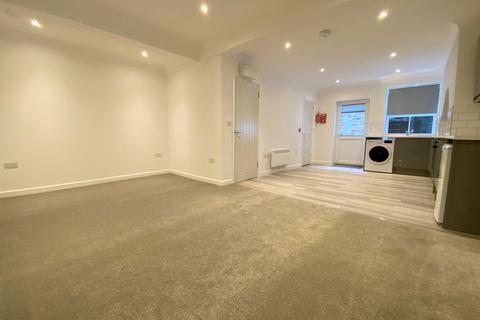 Studio to rent, Grosvenor Road