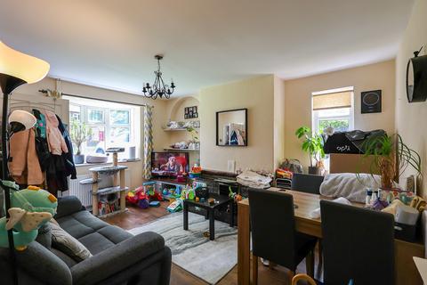 3 bedroom semi-detached house to rent, Kingsway, Bollington SK10