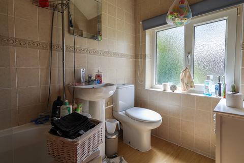 3 bedroom semi-detached house to rent, Kingsway, Bollington SK10