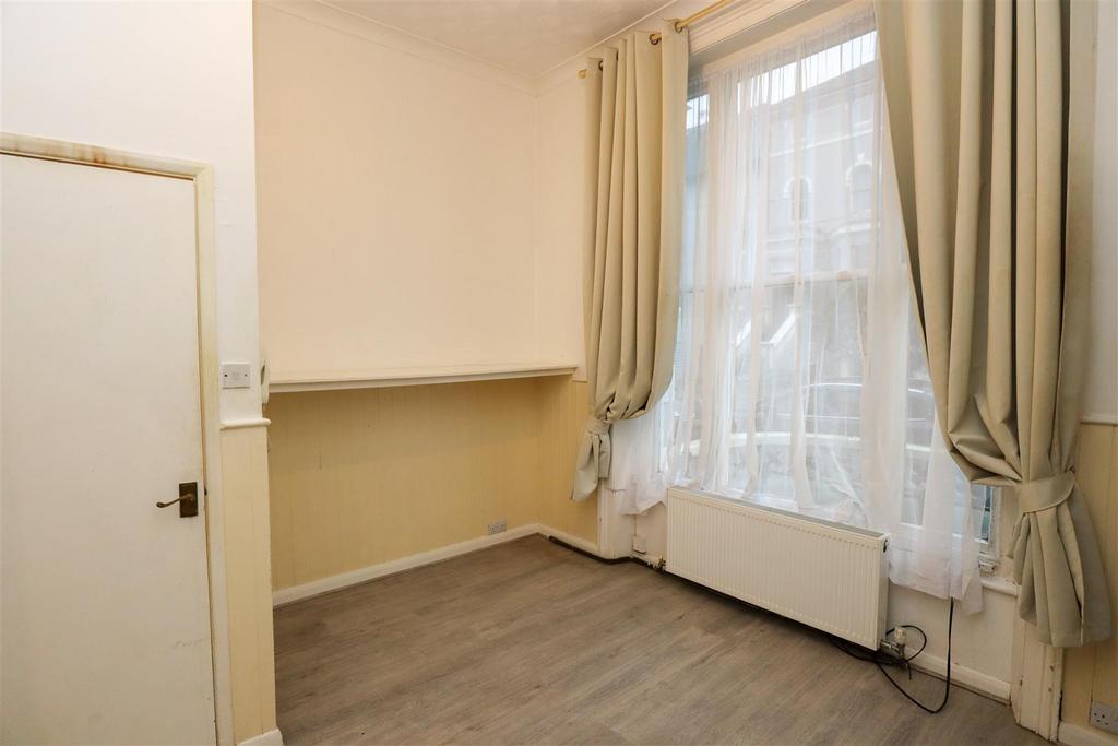 Studio Room