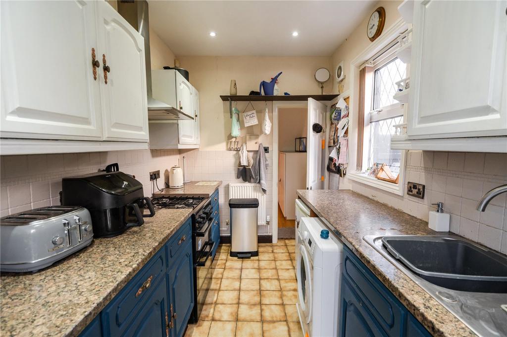 Kitchen (2)