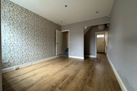 2 bedroom terraced house to rent, Warren Road, Birmingham B30