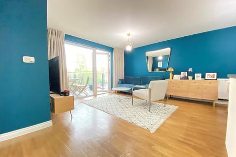 2 bedroom flat for sale, Homesdale Road, Bromley BR2