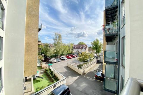2 bedroom flat for sale, Homesdale Road, Bromley BR2