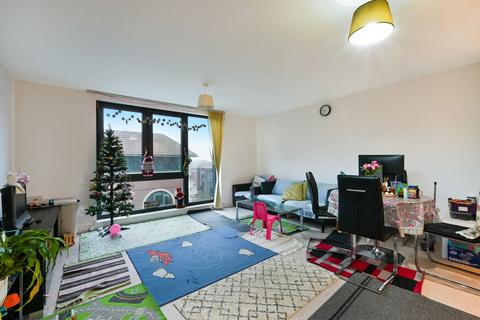 2 bedroom apartment for sale, 4 Queensway, Redhill, Surrey, RH1 1TY