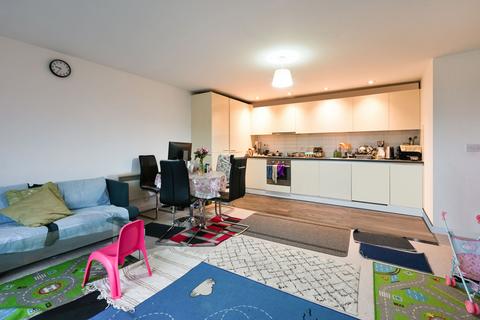 2 bedroom apartment for sale, 4 Queensway, Redhill, Surrey, RH1 1TY