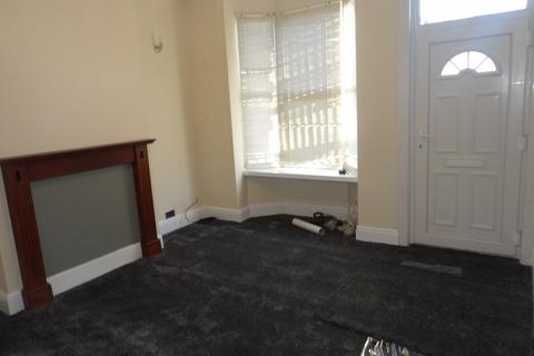 3 bedroom end of terrace house to rent, Summer Road, Kidderminster DY11