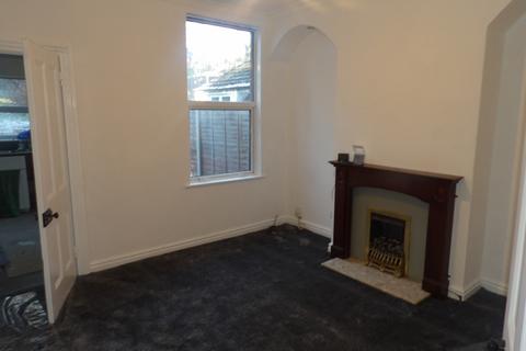 3 bedroom end of terrace house to rent, Summer Road, Kidderminster DY11