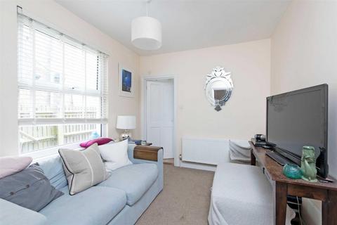 1 bedroom flat to rent, Bendemeer Road, Putney
