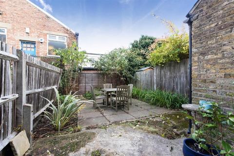 1 bedroom flat to rent, Bendemeer Road, Putney