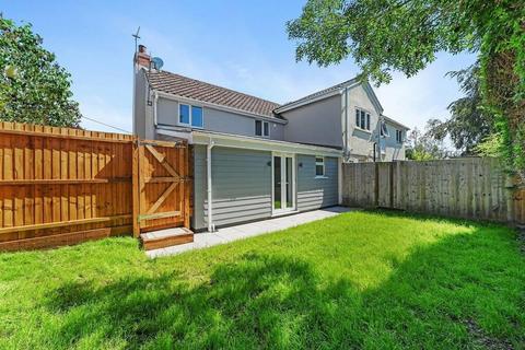 2 bedroom property to rent, Rockalls Road, Polstead, CO6