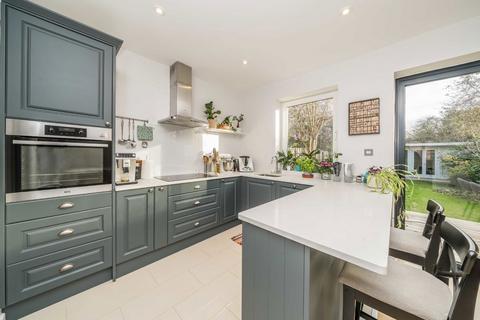 undefined, Thompson Avenue, Kew TW9