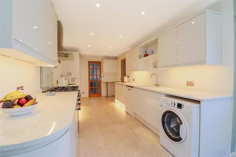 4 bedroom detached house for sale, Speedwell Way, Horsham