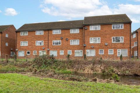2 bedroom flat for sale - Icknield Close, Hitchin SG5