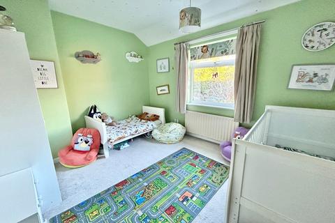3 bedroom end of terrace house for sale, The Grove, Cross Flatts, Bingley, BD16
