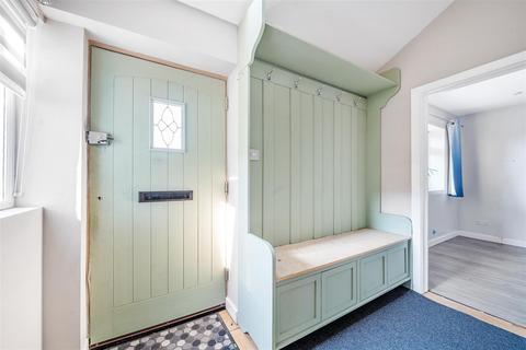 4 bedroom semi-detached house for sale, Firmount Close, Lymington SO41