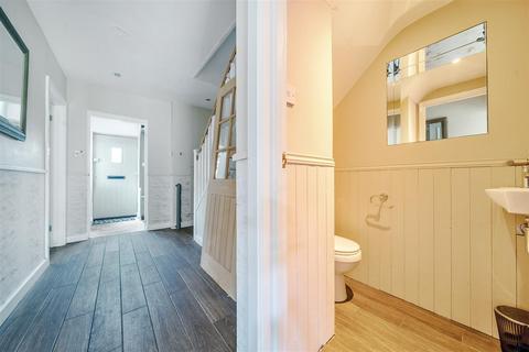 4 bedroom semi-detached house for sale, Firmount Close, Lymington SO41