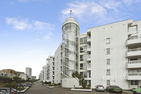 1 bedroom flat to rent, Barrier Point Road, Docklands/Excel, London, E16