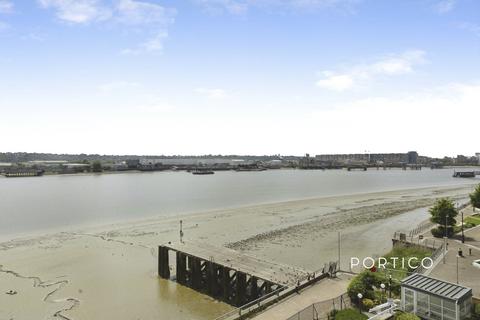 1 bedroom flat to rent, Barrier Point Road, Docklands/Excel, London, E16
