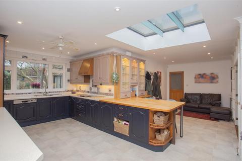 4 bedroom detached house for sale, Broadway, Yaxley, Peterborough
