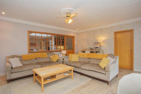 4 bedroom detached house for sale, Broadway, Yaxley, Peterborough