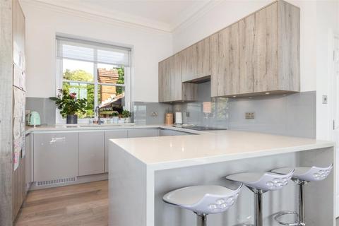 3 bedroom apartment to rent, Claremont Lodge, 15 The Downs, Wimbledon, London, SW20