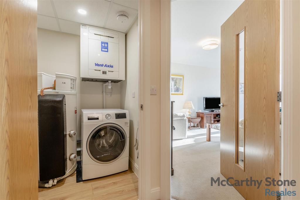 8672897-interior09.jpg