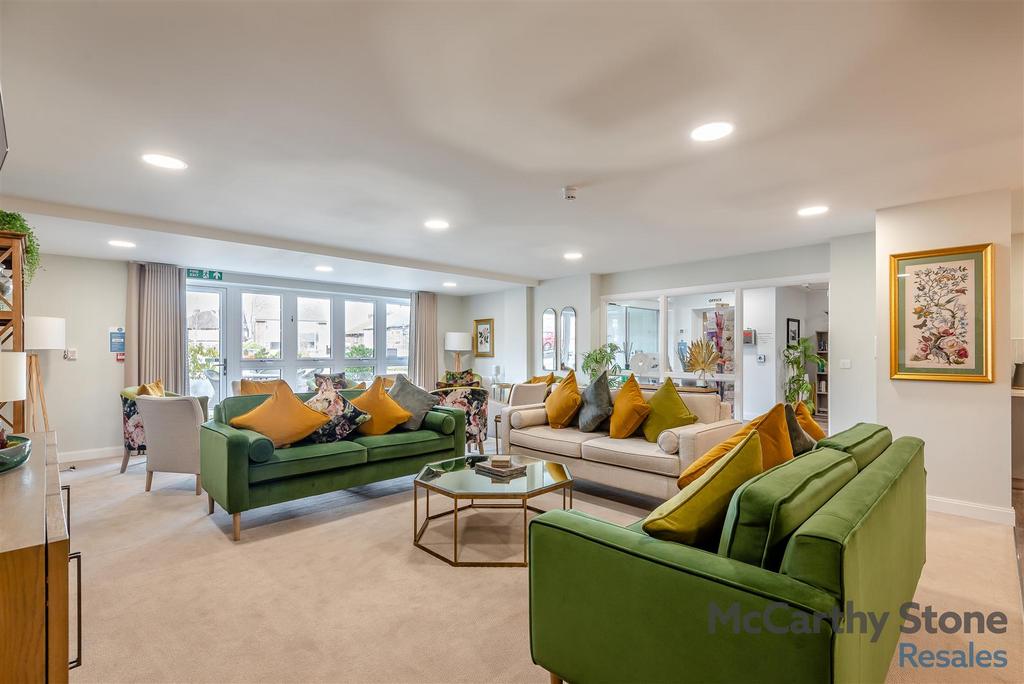 8637468-interior18.jpg