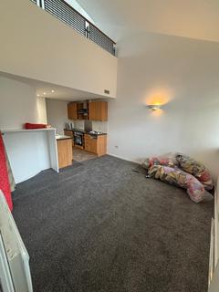 2 bedroom flat to rent, Clive Street, Bolton BL1